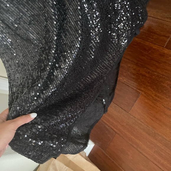 Mac Duggal Sequin Strappy Back Gown - Picture 13 of 15